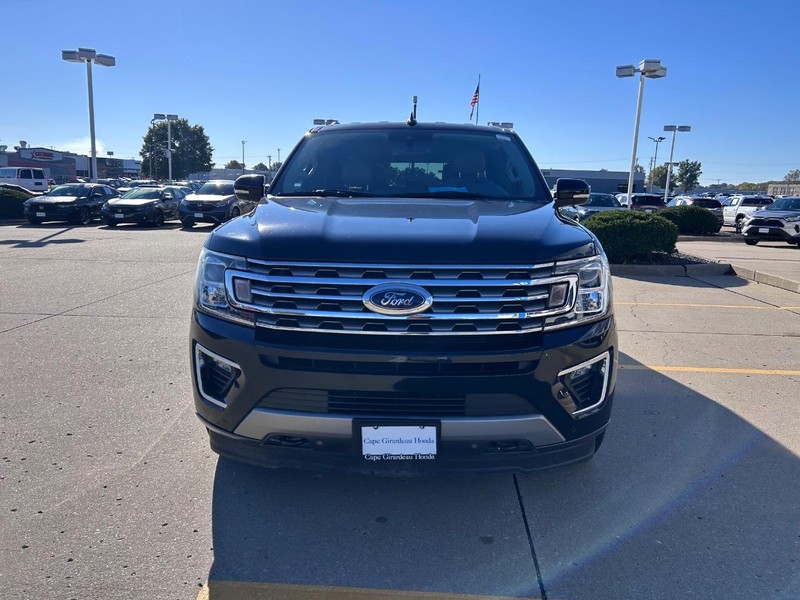 Ford Expedition Max Vehicle Full-screen Gallery Image 08