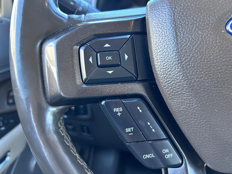 Ford Expedition Max Vehicle Full-screen Gallery Image 14