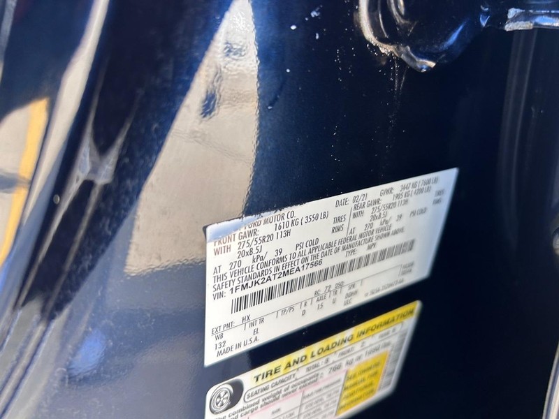 Ford Expedition Max Vehicle Full-screen Gallery Image 25