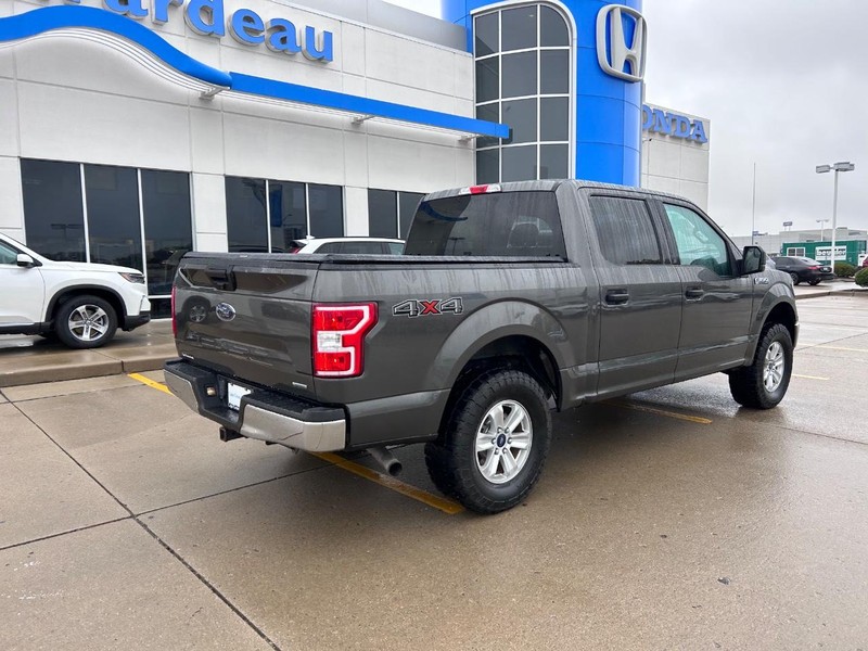 Ford F-150 Vehicle Full-screen Gallery Image 02