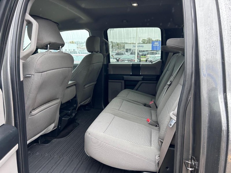 Ford F-150 Vehicle Full-screen Gallery Image 08