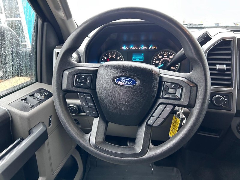 Ford F-150 Vehicle Full-screen Gallery Image 10