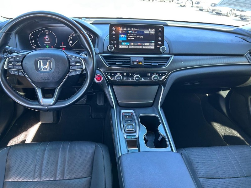 Honda Accord Sedan Vehicle Full-screen Gallery Image 11