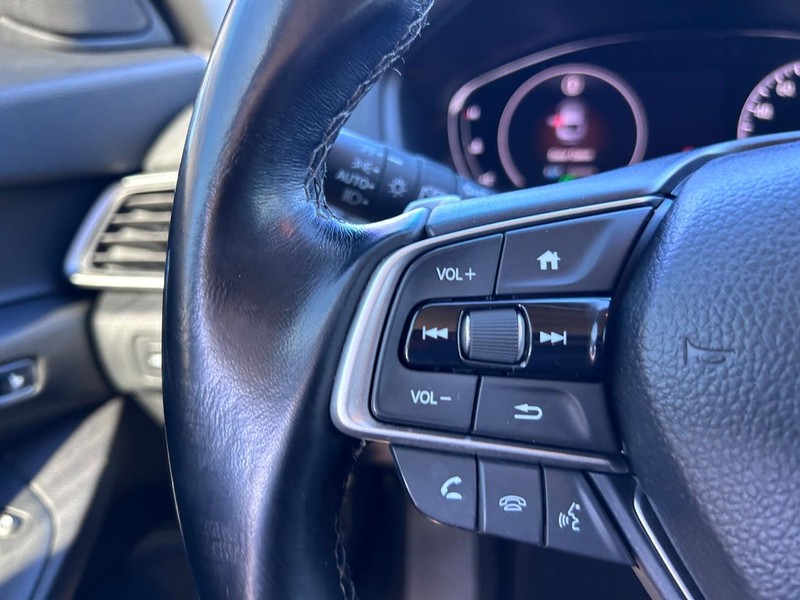 Honda Accord Sedan Vehicle Full-screen Gallery Image 13