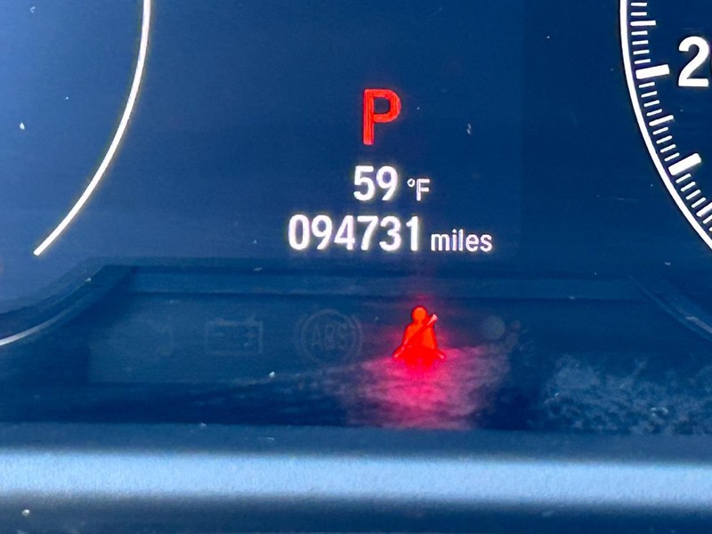 Honda Accord Sedan Vehicle Full-screen Gallery Image 22