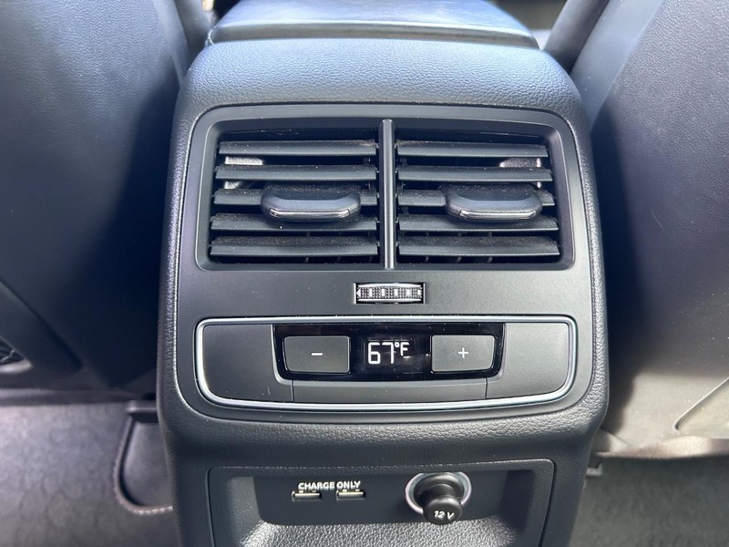 Audi RS 5 Sportback Vehicle Full-screen Gallery Image 11