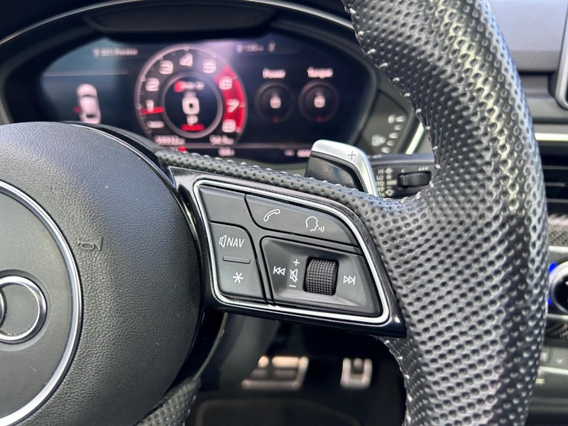 Audi RS 5 Sportback Vehicle Full-screen Gallery Image 15