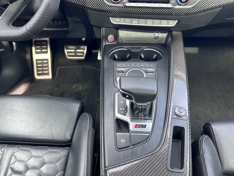 Audi RS 5 Sportback Vehicle Full-screen Gallery Image 18