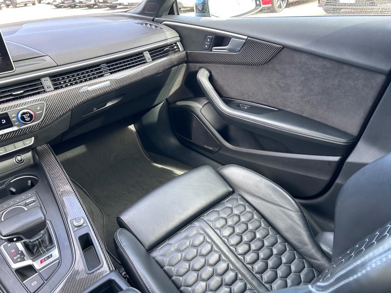 Audi RS 5 Sportback Vehicle Full-screen Gallery Image 19