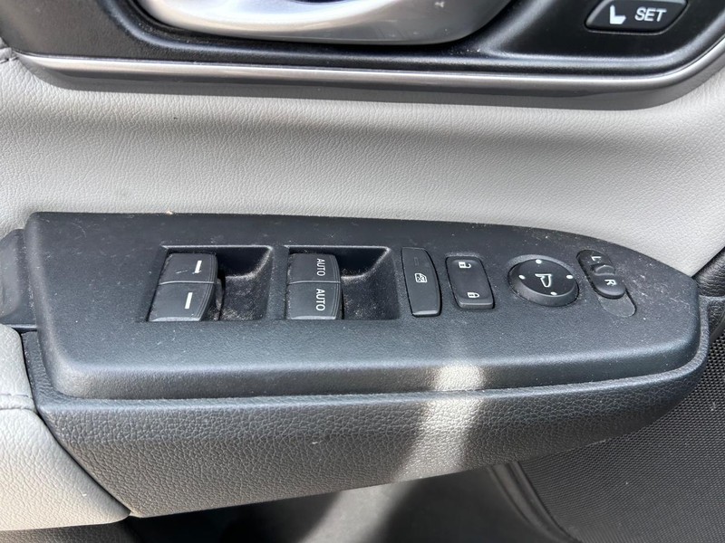 Honda CR-V Vehicle Full-screen Gallery Image 20