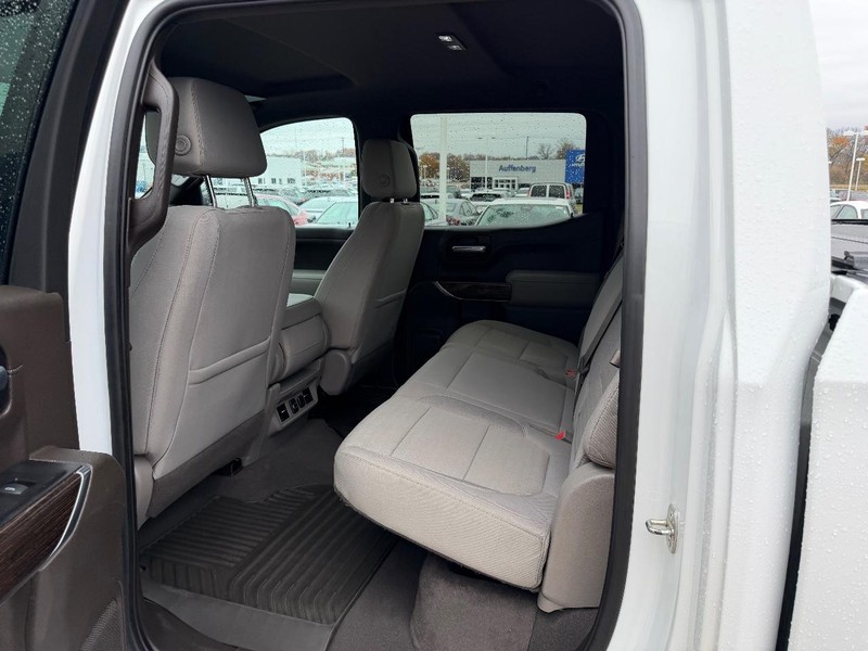 GMC Sierra 1500 Vehicle Full-screen Gallery Image 08