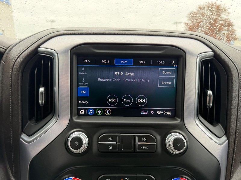 GMC Sierra 1500 Vehicle Full-screen Gallery Image 13