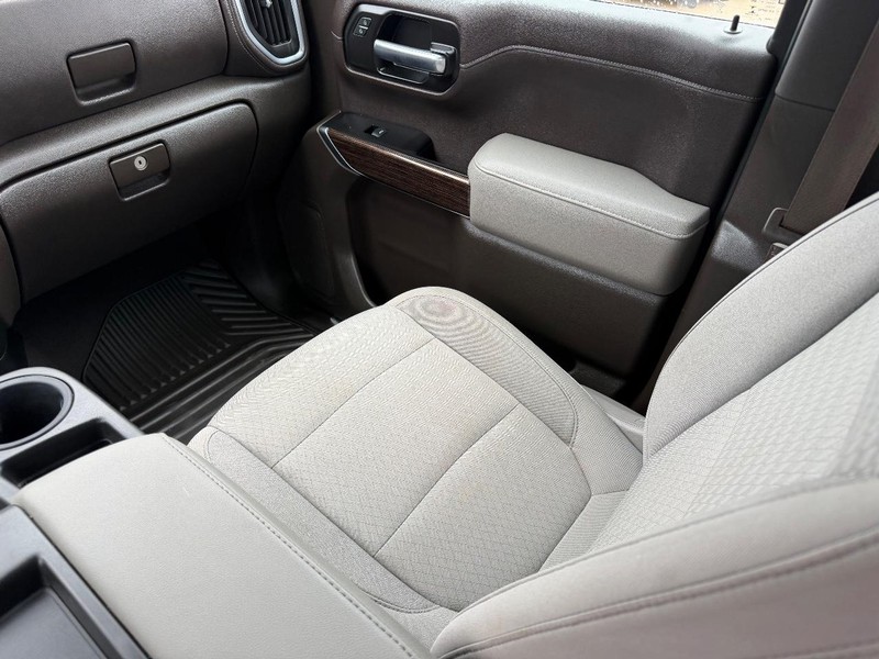 GMC Sierra 1500 Vehicle Full-screen Gallery Image 15