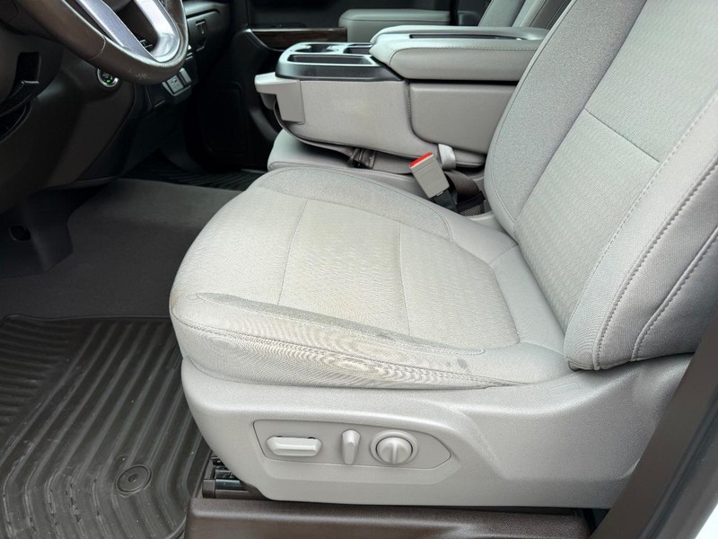 GMC Sierra 1500 Vehicle Full-screen Gallery Image 17