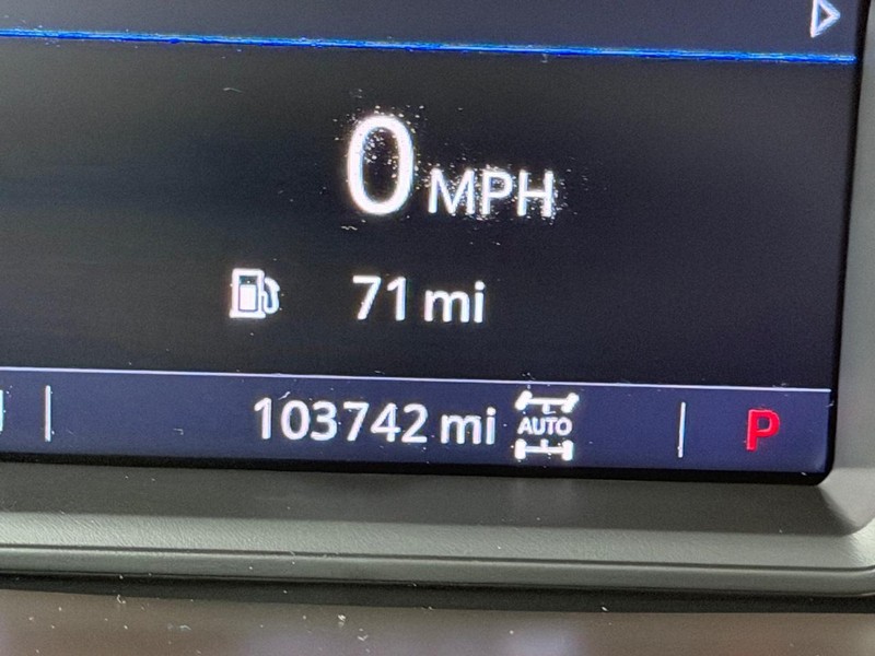 GMC Sierra 1500 Vehicle Full-screen Gallery Image 18