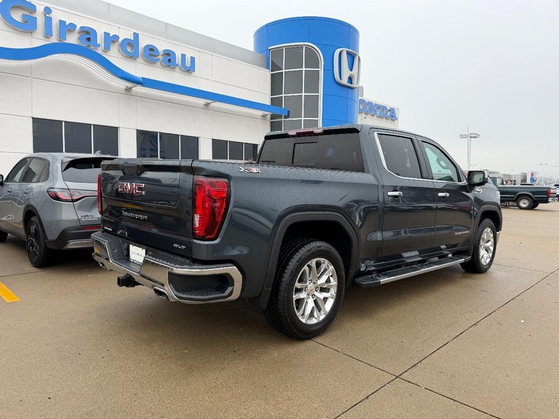 GMC Sierra 1500 Vehicle Full-screen Gallery Image 02