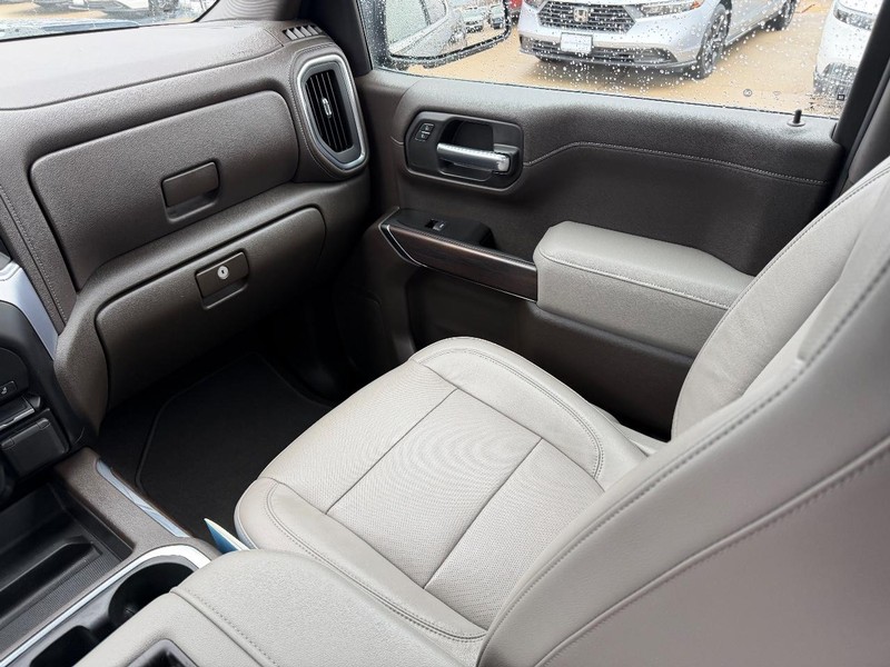 GMC Sierra 1500 Vehicle Full-screen Gallery Image 14