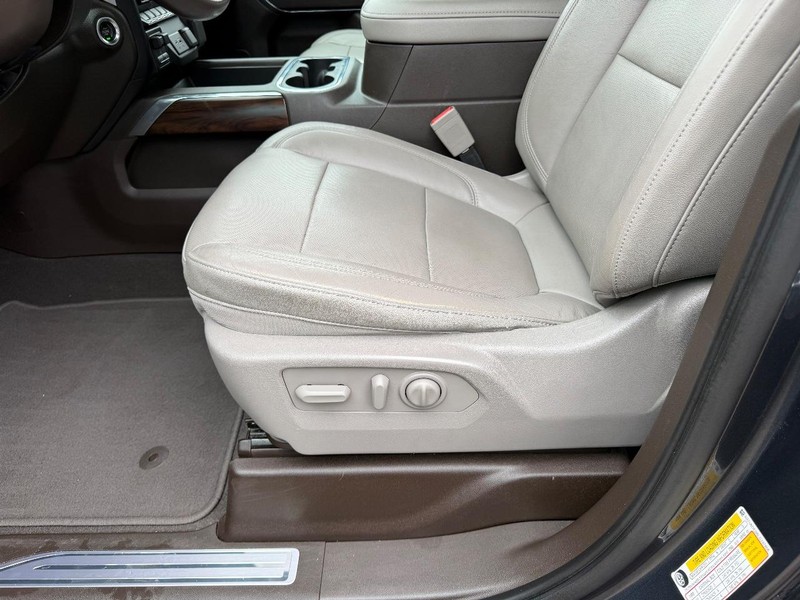 GMC Sierra 1500 Vehicle Full-screen Gallery Image 17