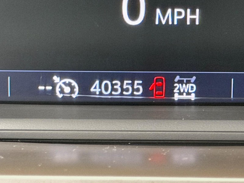 GMC Sierra 1500 Vehicle Full-screen Gallery Image 18