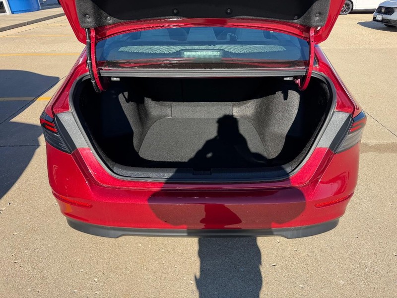 Honda Accord Sedan Vehicle Full-screen Gallery Image 04