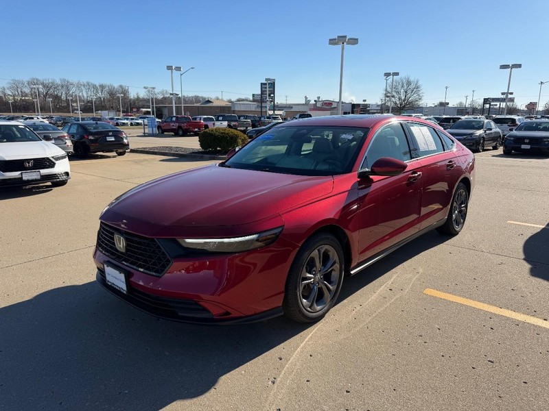 Honda Accord Sedan Vehicle Full-screen Gallery Image 06