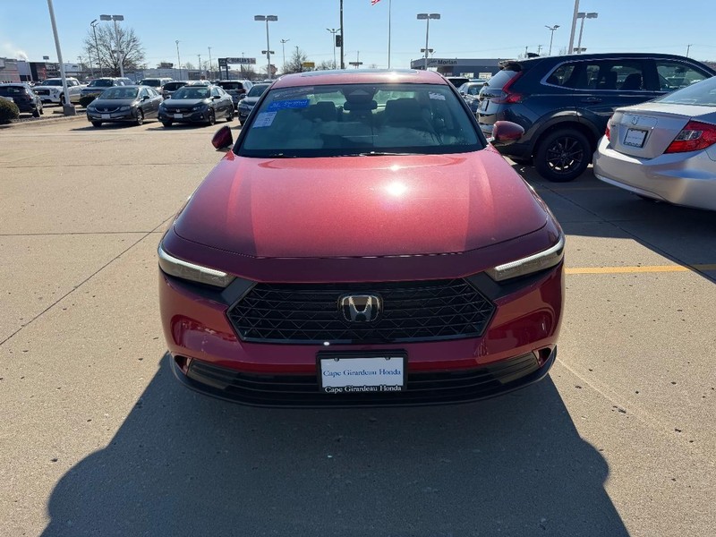 Honda Accord Sedan Vehicle Full-screen Gallery Image 07