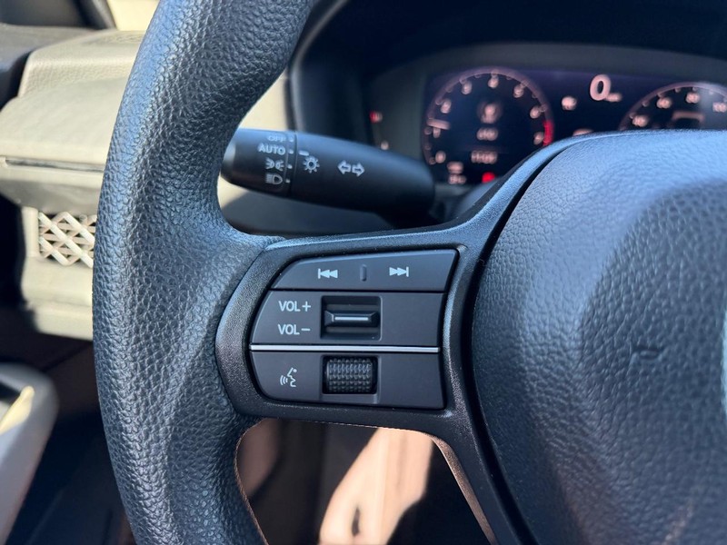 Honda Accord Sedan Vehicle Full-screen Gallery Image 12