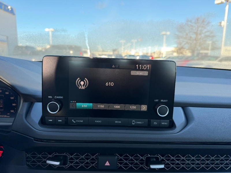 Honda Accord Sedan Vehicle Full-screen Gallery Image 14