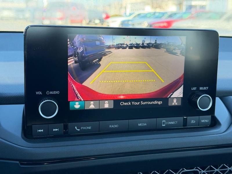 Honda Accord Sedan Vehicle Full-screen Gallery Image 21