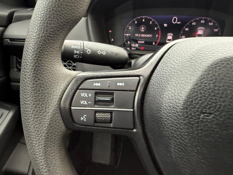 Honda Accord Sedan Vehicle Full-screen Gallery Image 12