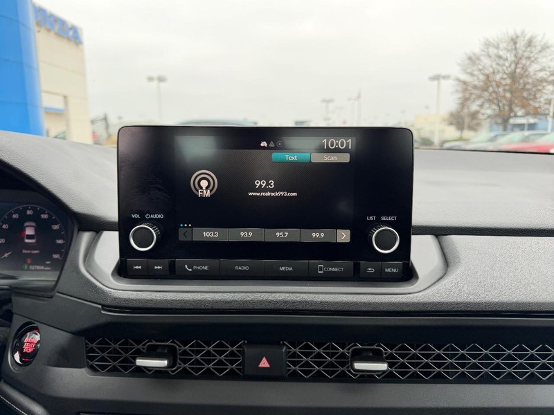 Honda Accord Sedan Vehicle Full-screen Gallery Image 14