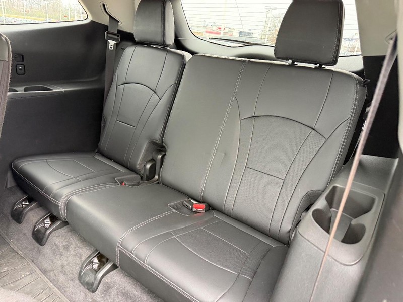 Buick Enclave Vehicle Full-screen Gallery Image 09