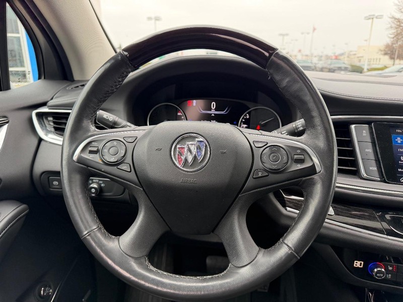 Buick Enclave Vehicle Full-screen Gallery Image 14