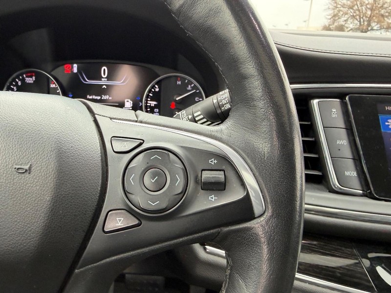 Buick Enclave Vehicle Full-screen Gallery Image 16