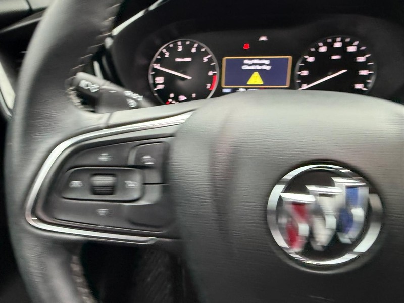 Buick Envision Vehicle Full-screen Gallery Image 11