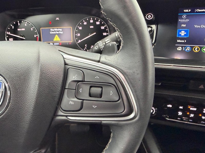 Buick Envision Vehicle Full-screen Gallery Image 12