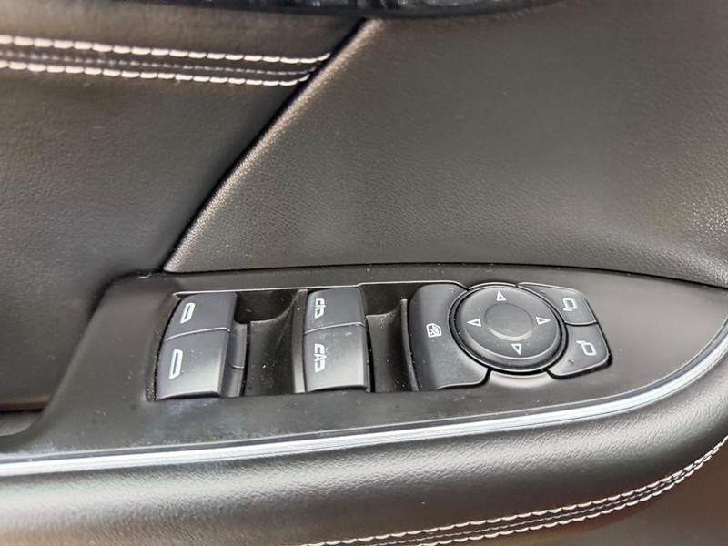 Buick Envision Vehicle Full-screen Gallery Image 17