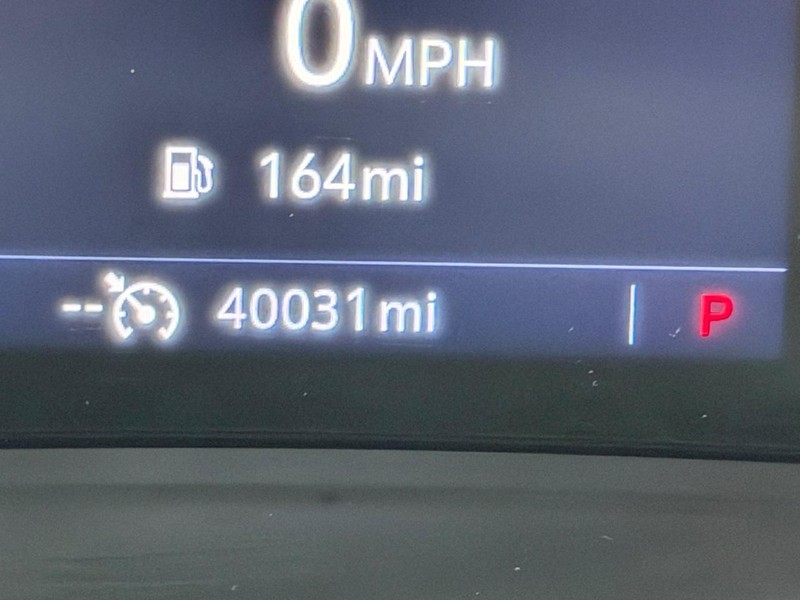 Buick Envision Vehicle Full-screen Gallery Image 19