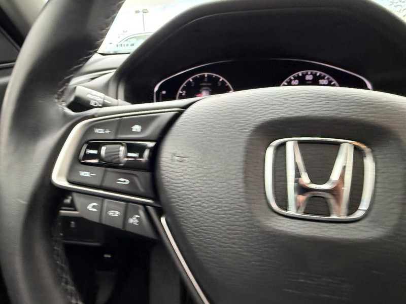 Honda Accord Sedan Vehicle Full-screen Gallery Image 13