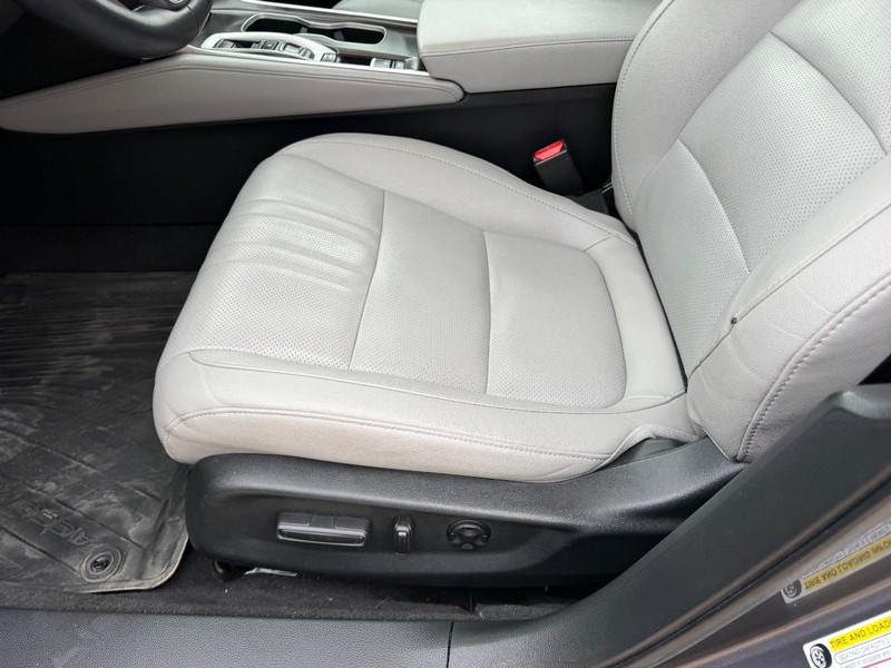 Honda Accord Sedan Vehicle Full-screen Gallery Image 21