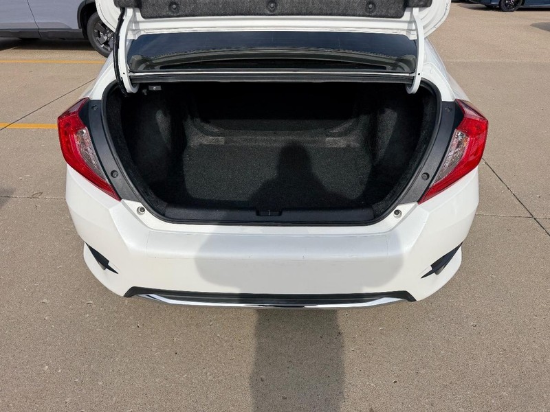 Honda Civic Sedan Vehicle Full-screen Gallery Image 04