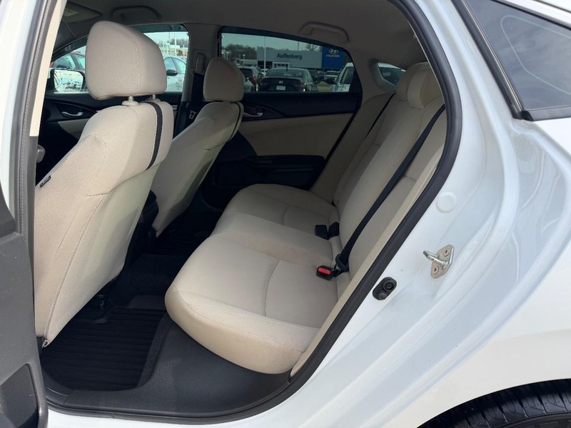 Honda Civic Sedan Vehicle Full-screen Gallery Image 08