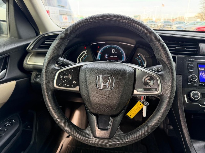 Honda Civic Sedan Vehicle Full-screen Gallery Image 10