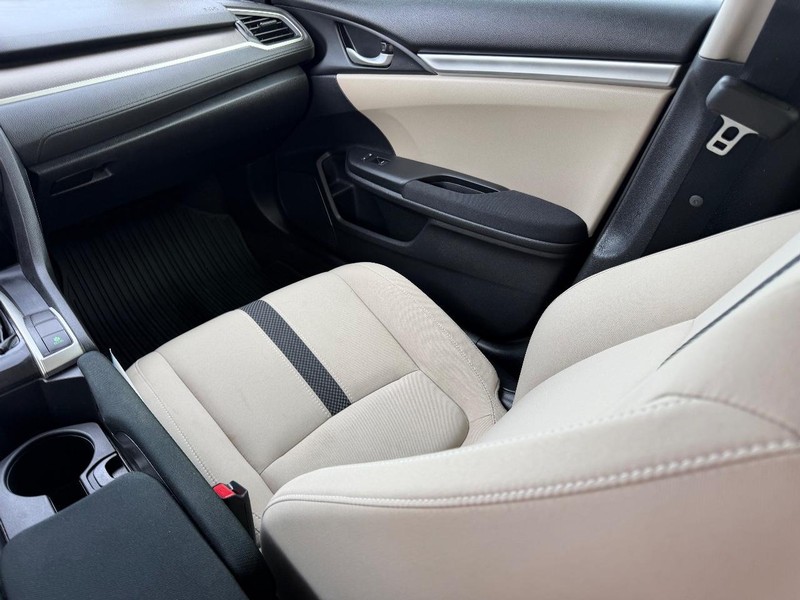Honda Civic Sedan Vehicle Full-screen Gallery Image 16