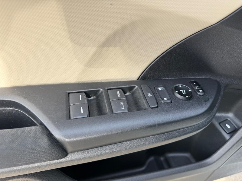 Honda Civic Sedan Vehicle Full-screen Gallery Image 17