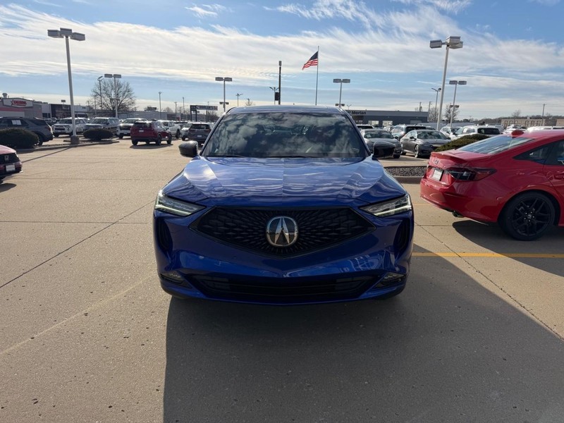 Acura MDX Vehicle Full-screen Gallery Image 08