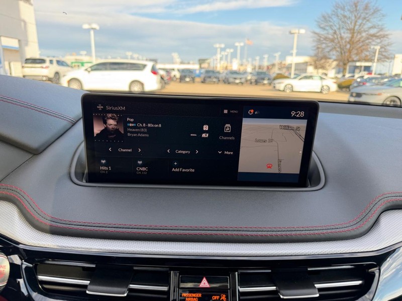 Acura MDX Vehicle Full-screen Gallery Image 17