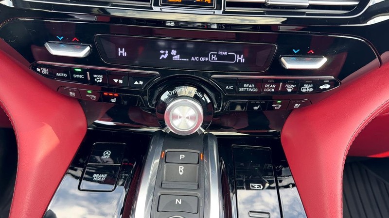 Acura MDX Vehicle Full-screen Gallery Image 18