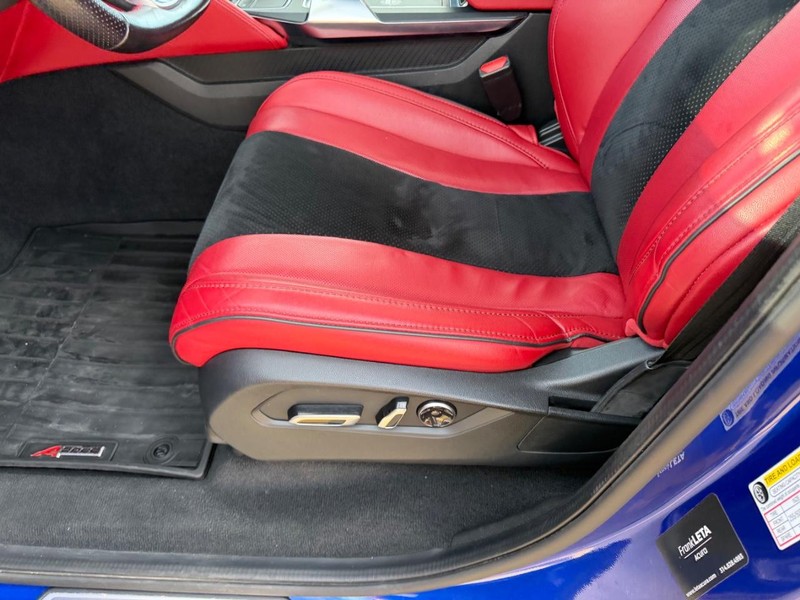 Acura MDX Vehicle Full-screen Gallery Image 23