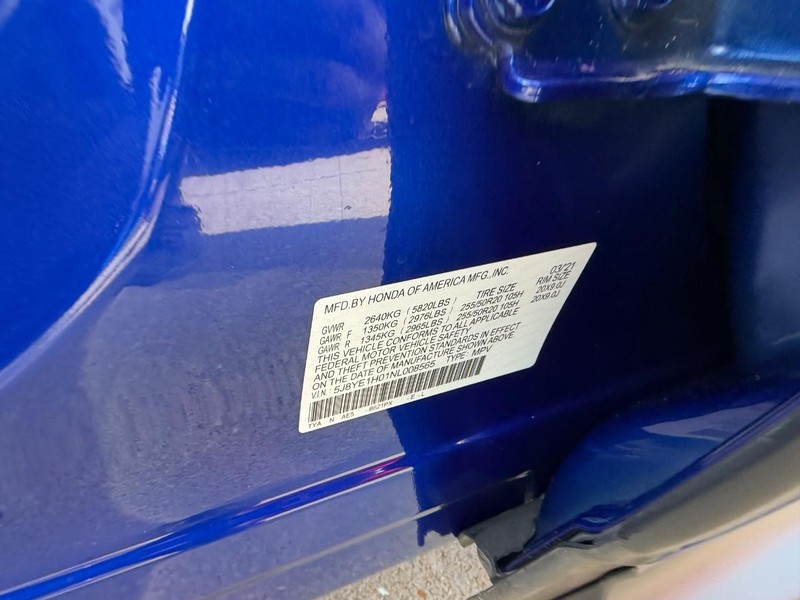 Acura MDX Vehicle Full-screen Gallery Image 26